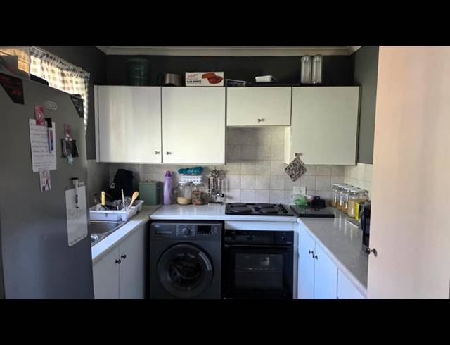 2 BEDROOM TOWNHOUSE FOR SALE IN ROOIHUISKRAAL NORTH